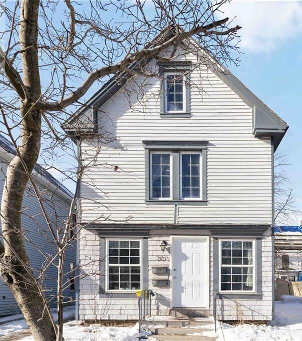 Goddard House: A two story white house